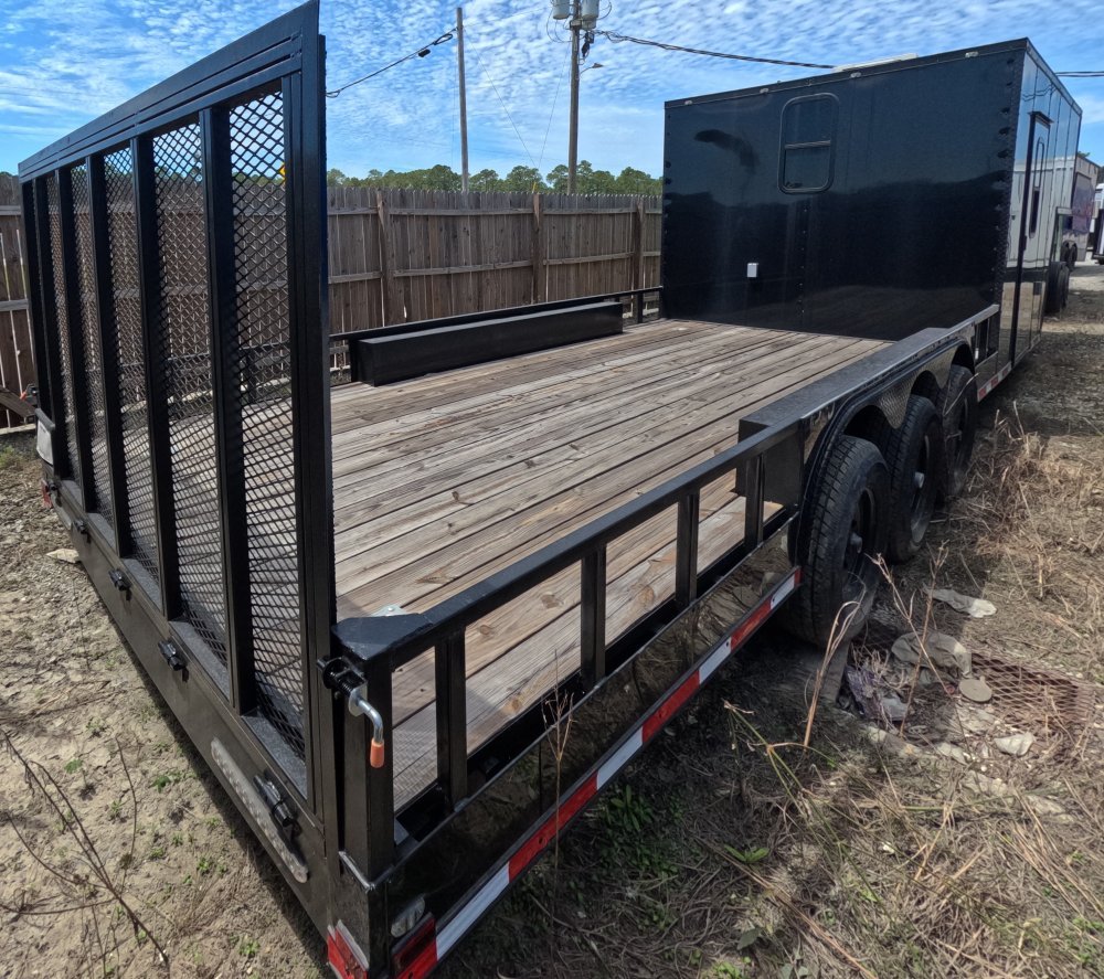 8.5'x34' Quality Cargo Gooseneck